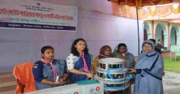 নাটোরে স্কাউট কার্যক্রমে সহায়ক উপকরণ বিতরণ